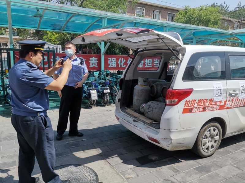 化学危险品车辆集中整治行动1 - 副本.jpg