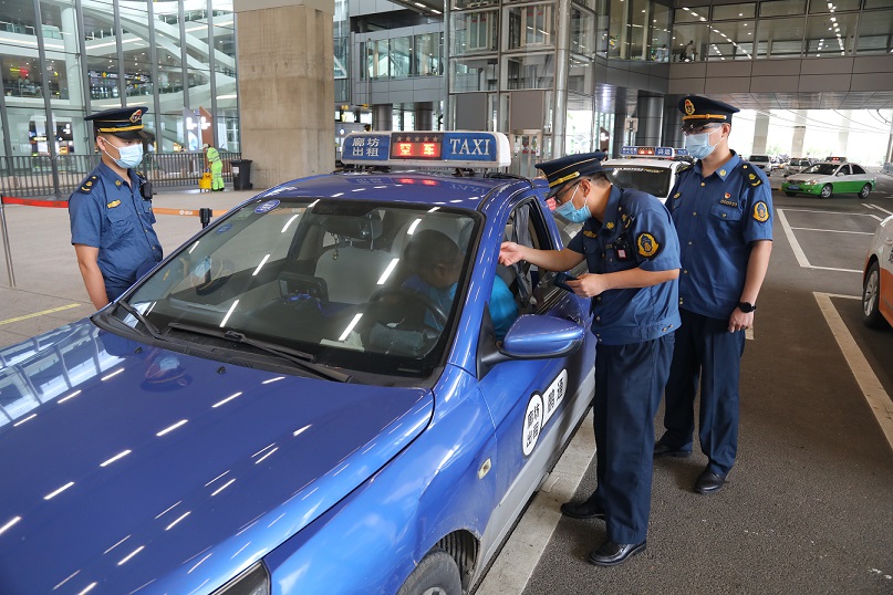 大兴国际机场检查出租汽车 - 副本.JPG
